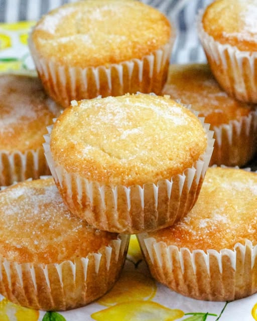 Cytrusowa rozkosz: Muffinki z nutą lemoniady – orzeźwiający deser na każdą porę roku