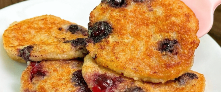 Owsianka, banan i rozkosz jagodowa