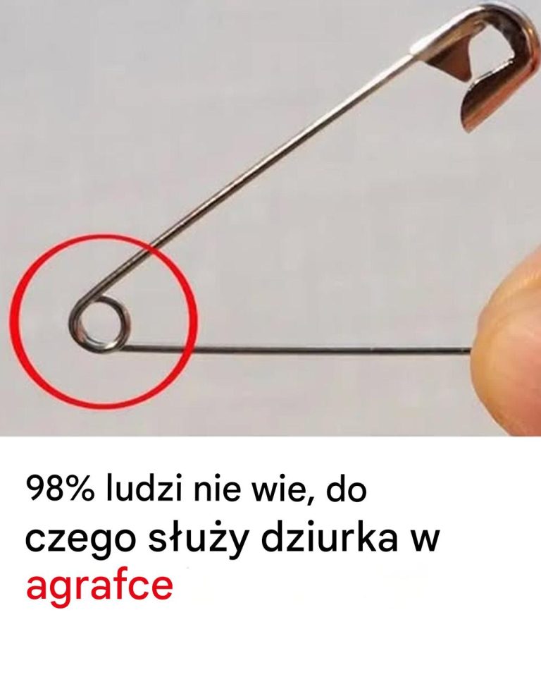 Do czego służy mały otwór w agrafce?