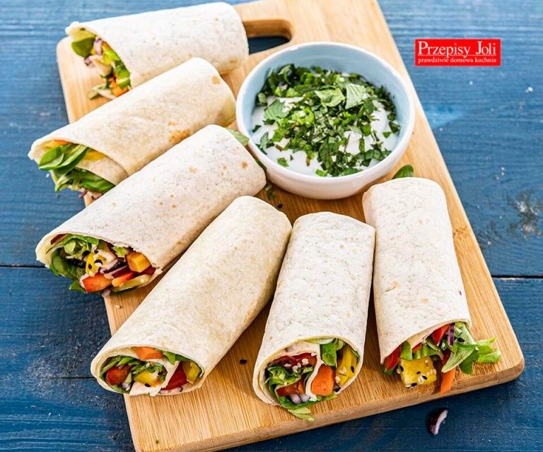 TORTILLA Z WARZYWAMI - PRZEPIS NA NA LEKKI POSIŁEK